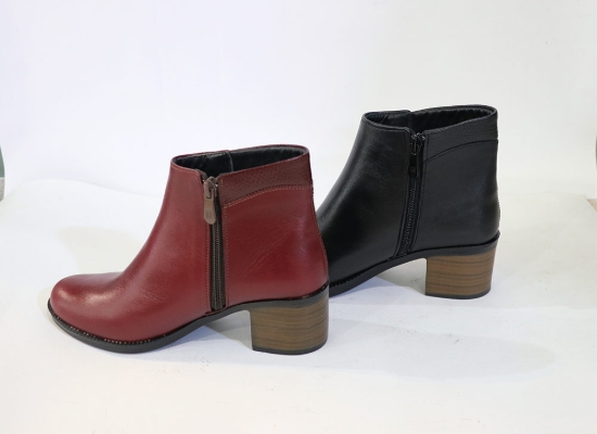 تصویر نیم بوت چرم زنانه پاشنه دار مدل KZ06