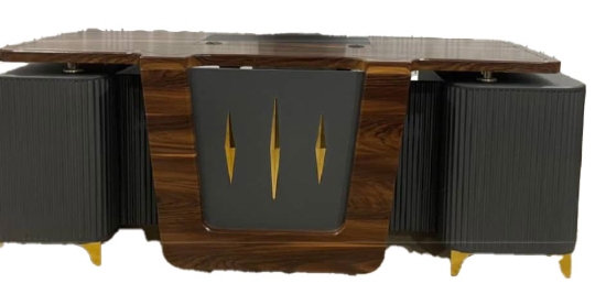 تصویر میز مدیریت مدل دیپلمات