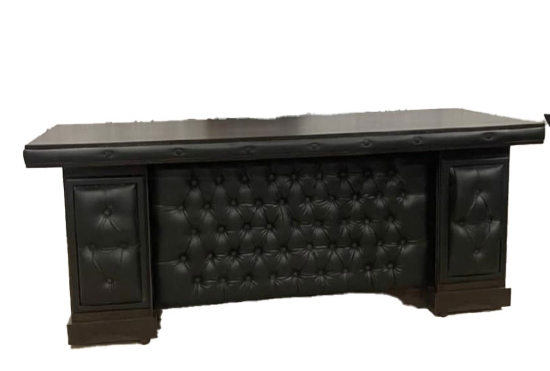 تصویر میز مدیریت مدل رامانا