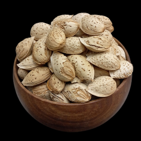 تصویر بادام پوست نازک خام ایرانی (محب)