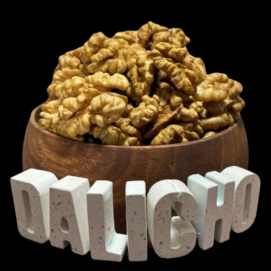 تصویر مغز گردو سفید بلغاری