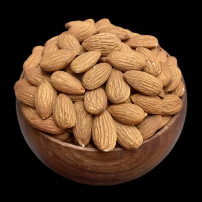 تصویر مغز بادام آمریکایی خام